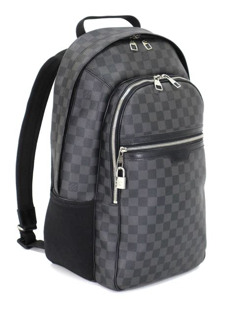 louis vuitton backpack mens outlet